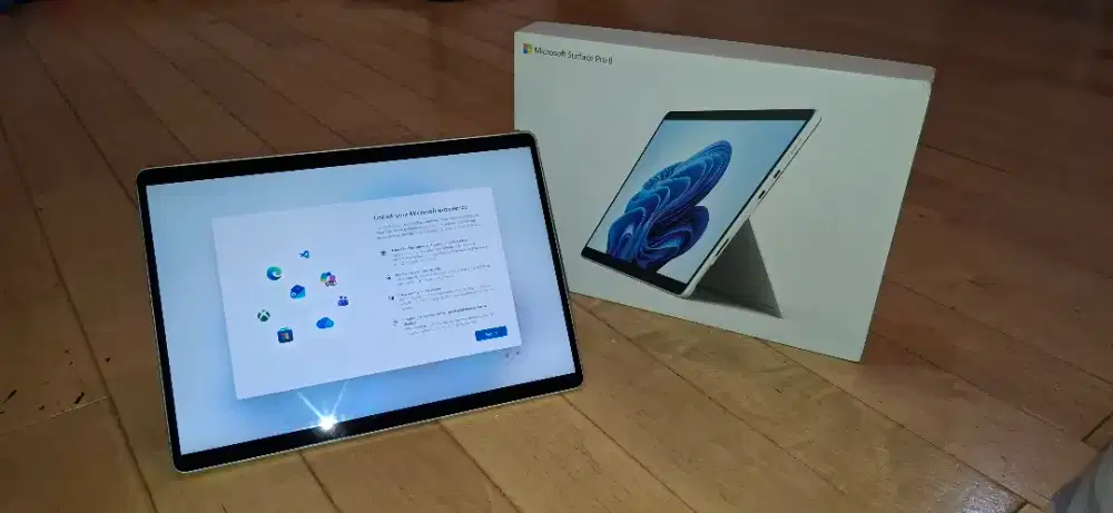 Laptop tablet Microsoft Surface Pro 8 i5 Bonus bluetooth keyboard