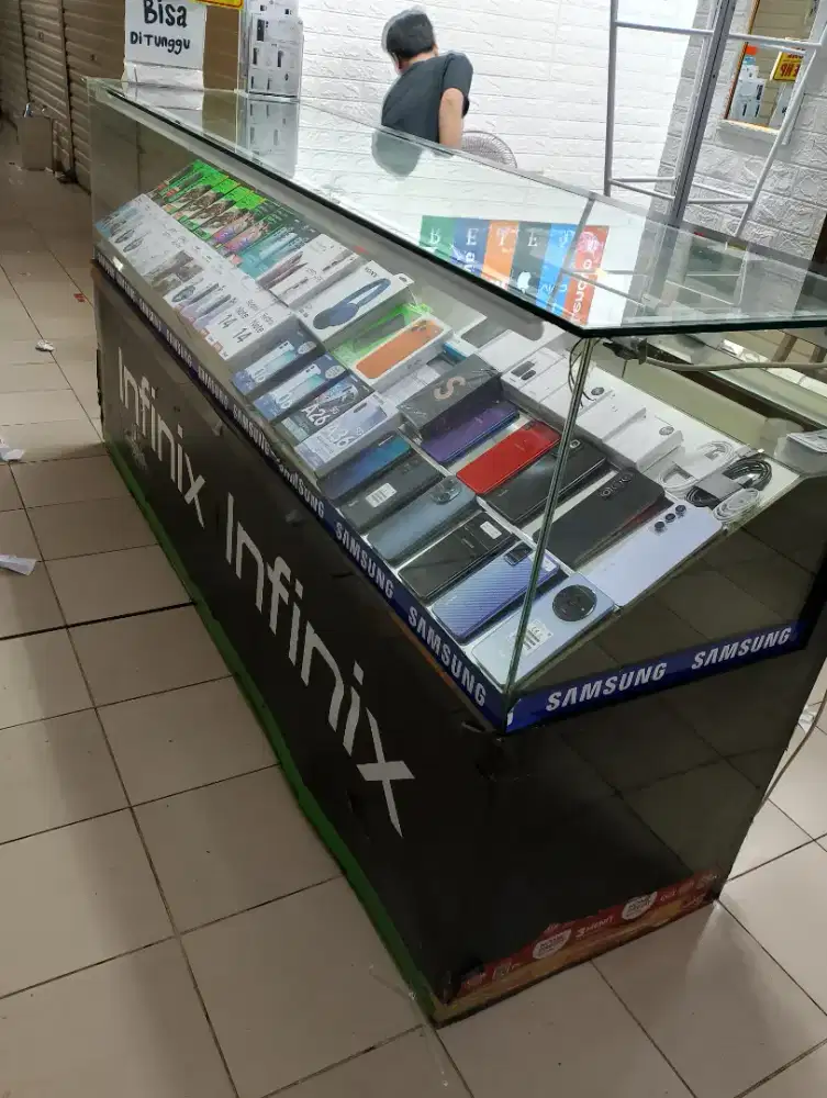 Di jual etalase hp
