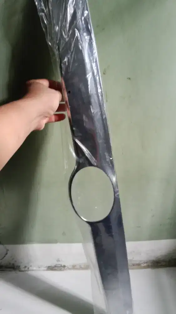 Trunklid mobil calya 2018