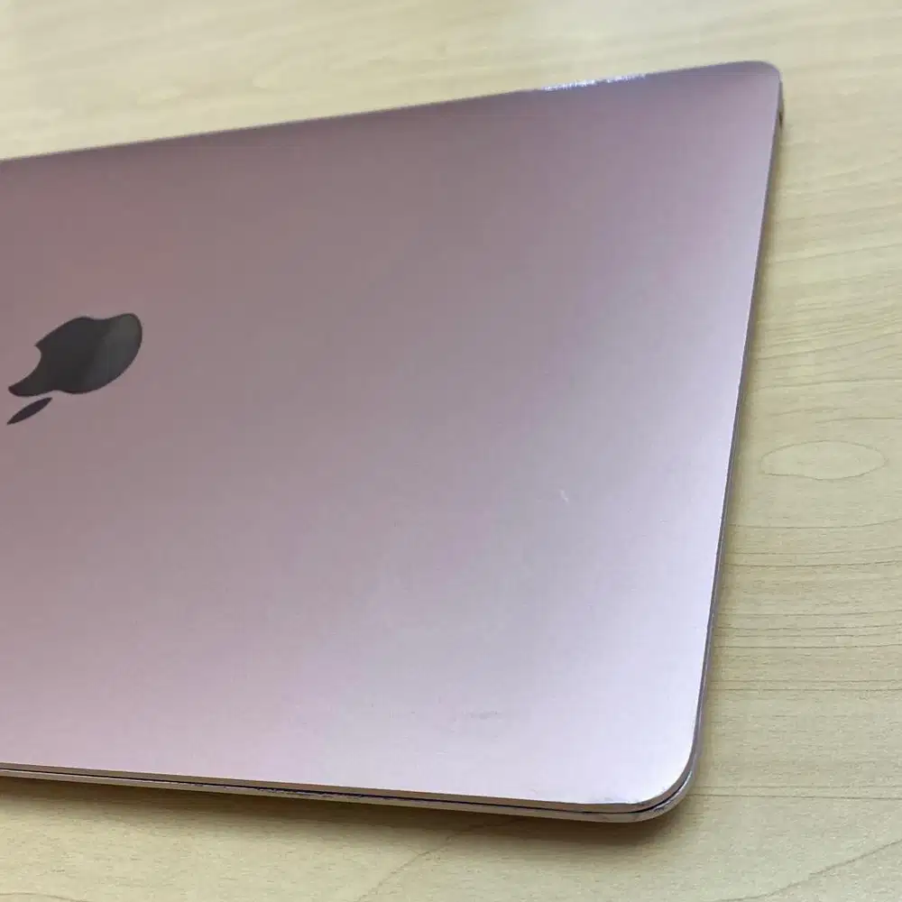 MacBook Air 2020 i3/8/256gb