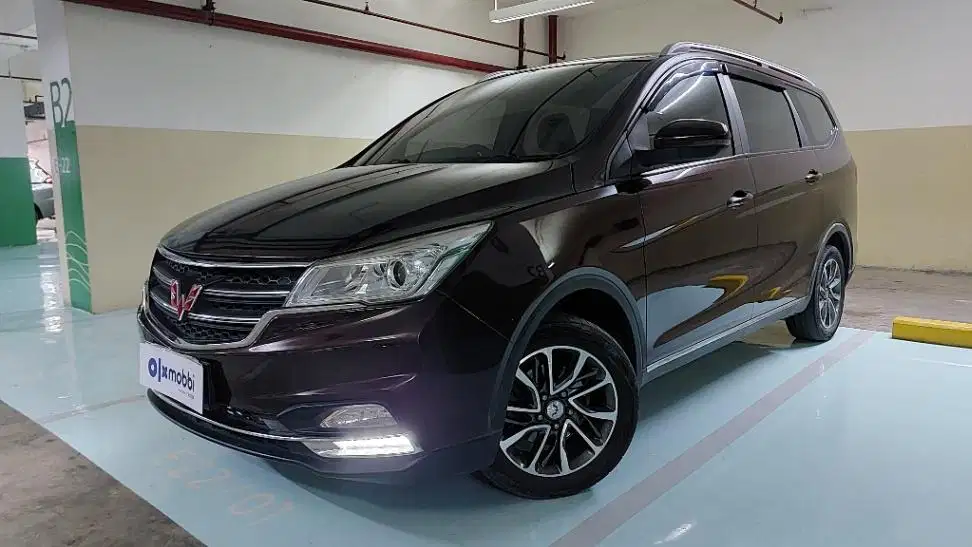 Wuling Cortez  1.8 C Bensin-AT 2018 Silver