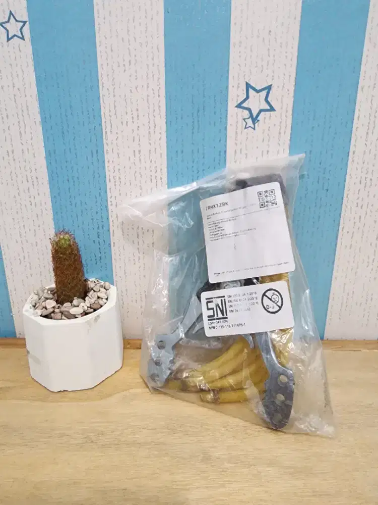 Ketapel karet mainan