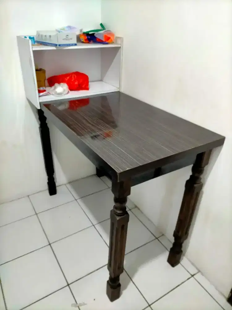 Di jual Meja makan