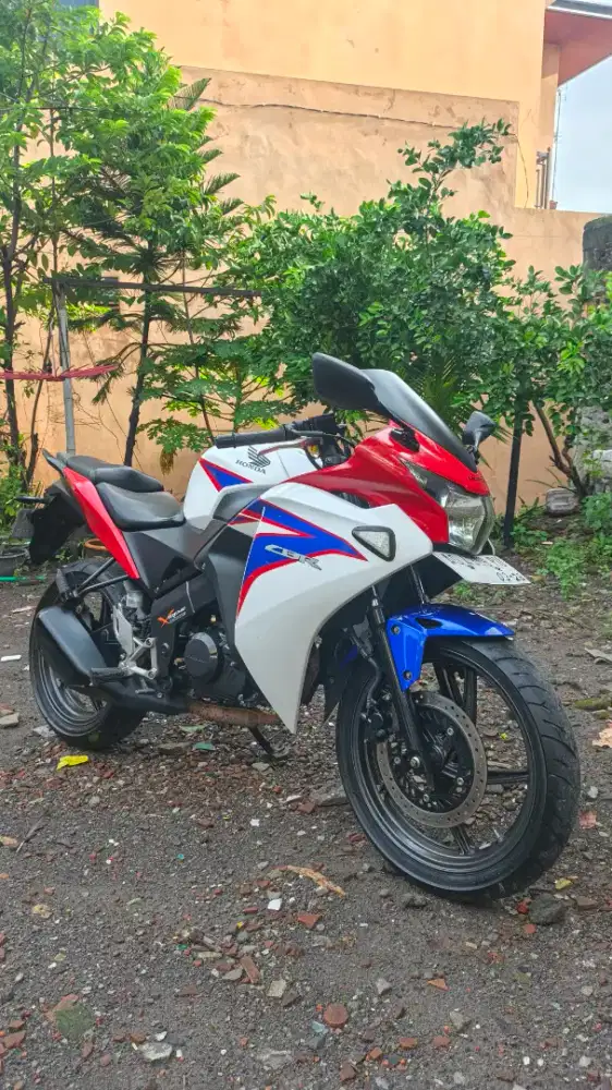 CBR 150 cc injeksi CBU 2013