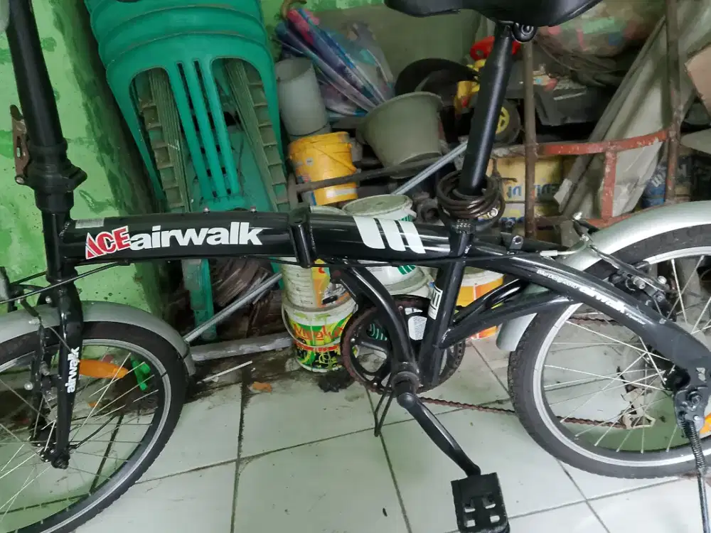 Sepeda lipat merk air walk masih mulus