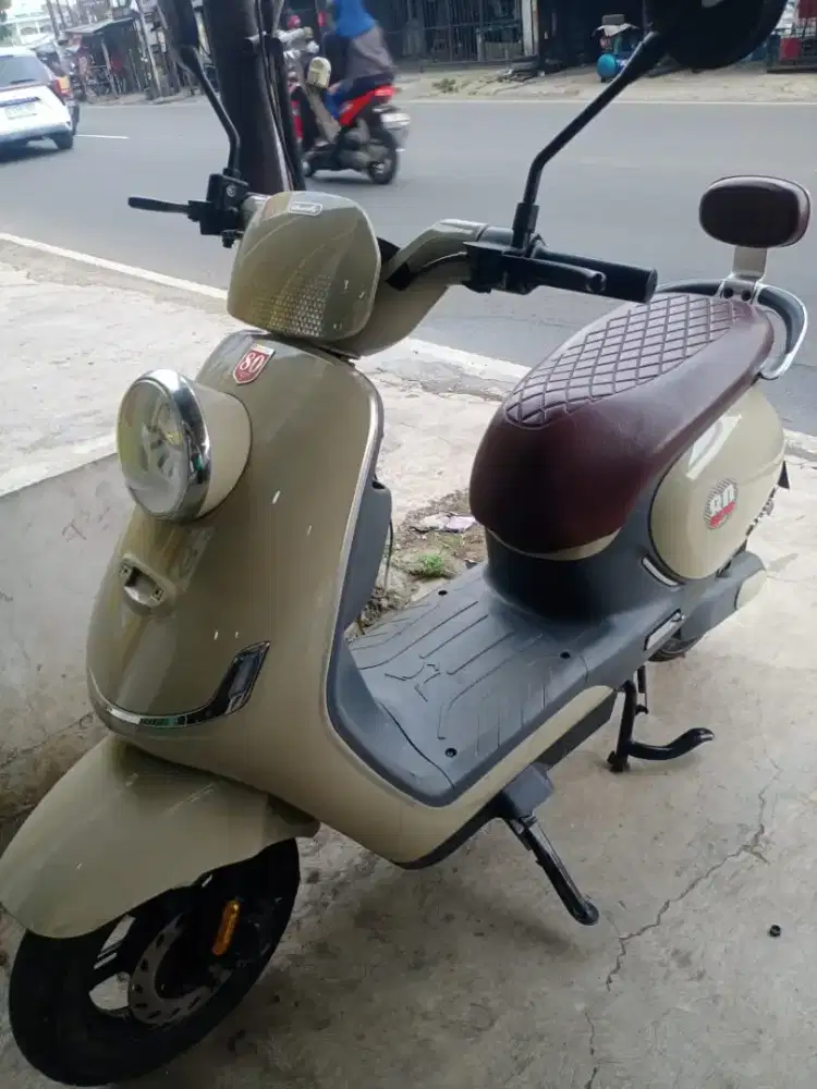 Sepeda motor listrik uwinfly T80 secound