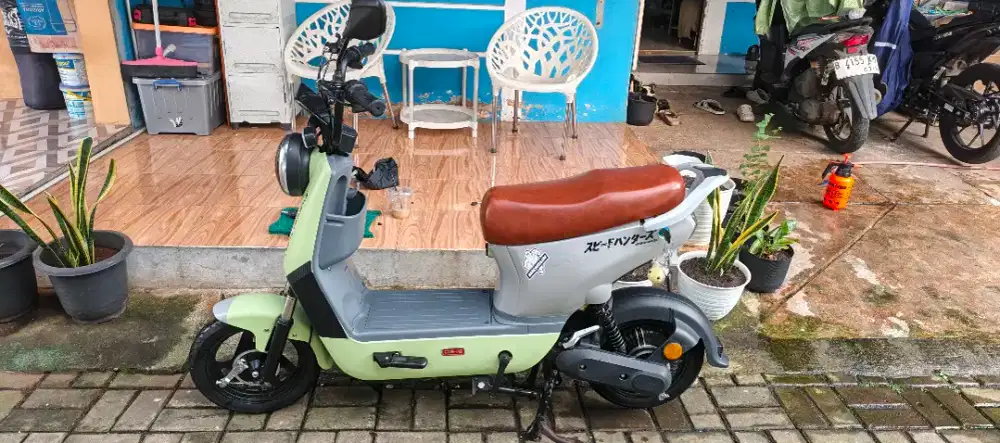 Sepeda listrik uwinfly d8-12