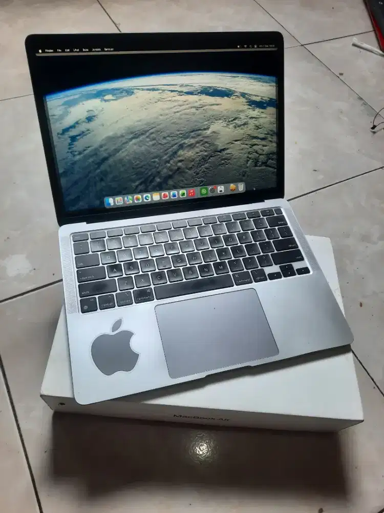 Macbook air M1 8 256 A2337 mulus fullset