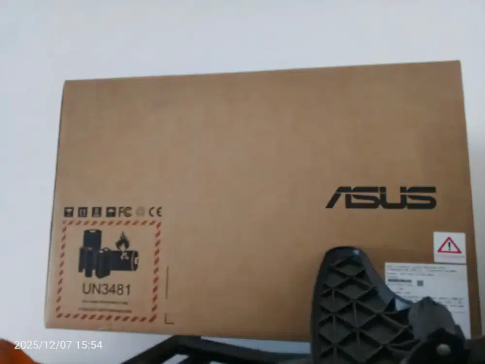 Dijual laptop baru Asus Vivobook