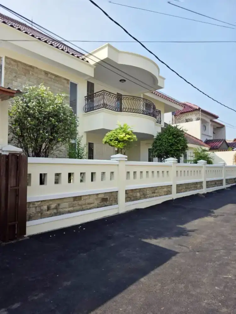 Di Jual Rumah Mewah 2 Lantai di Cinere Depok