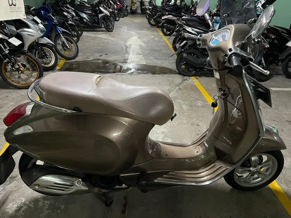 Dijual Vespa Primavera 150 3V tahun 2015 warna coklat