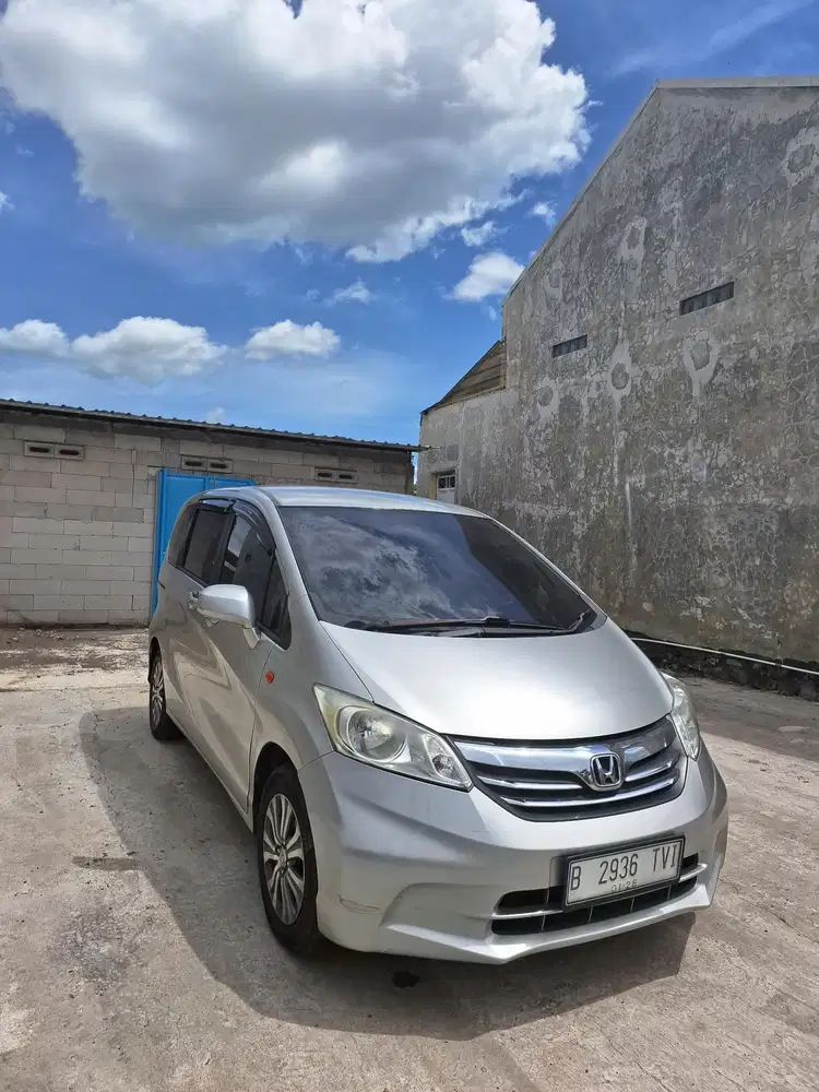 Honda Freed 2012 Bensin