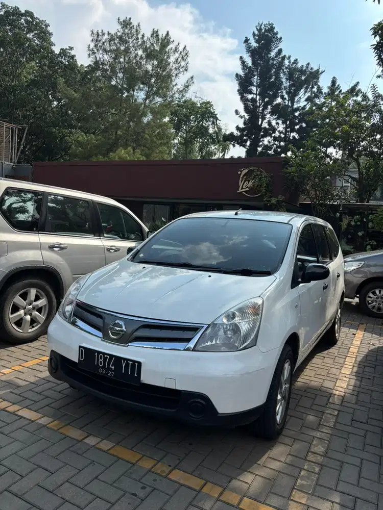 Nissan Grand livina 2012 Bensin