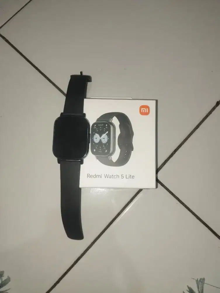 Jual smartwatch bekas Redmi Watch 5 Lite – Kondisi Mulus, Siap Pakai