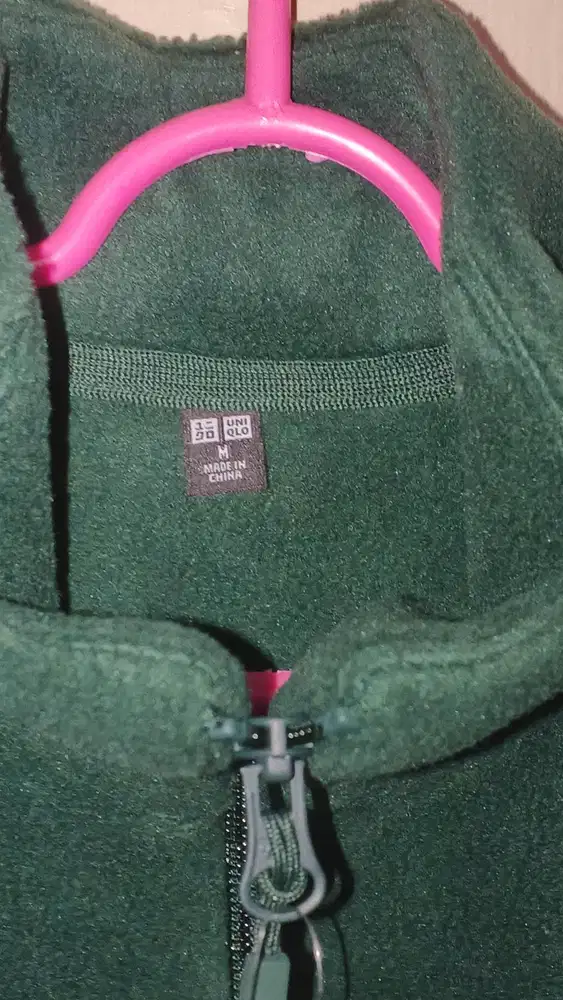 Jaket Fleece Risleting warna hijau UNIQLO murah
