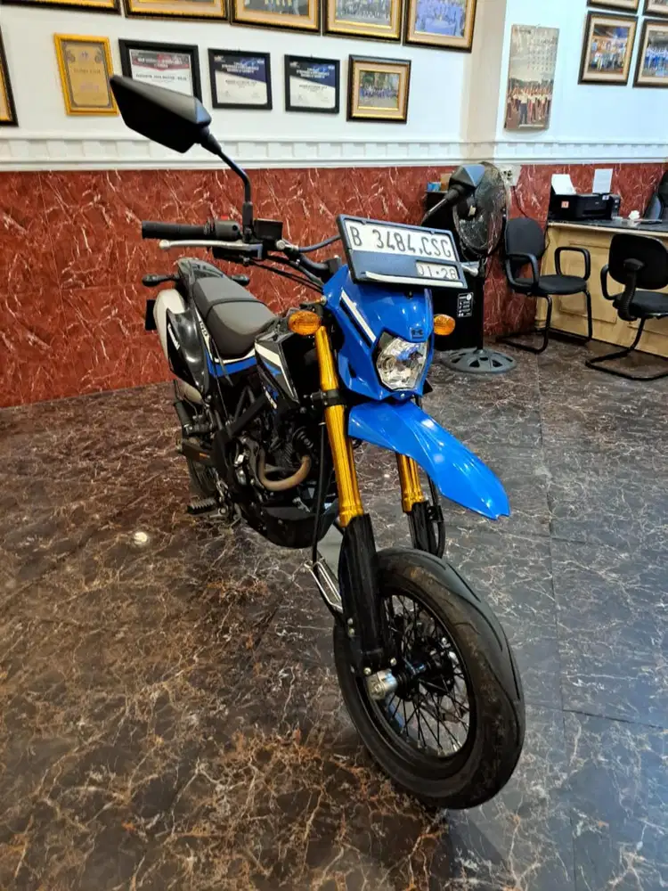 Hub wa mba ima ,  dp 1.5 jt D tracker 2022 / Ktp daerah bisa kredit