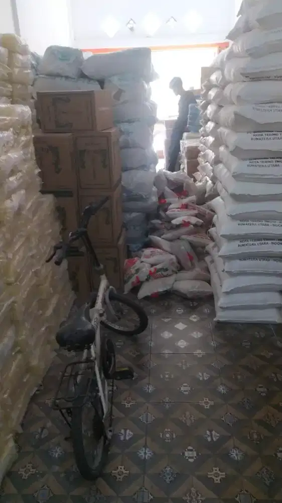 Dibutuhkan sales wanita