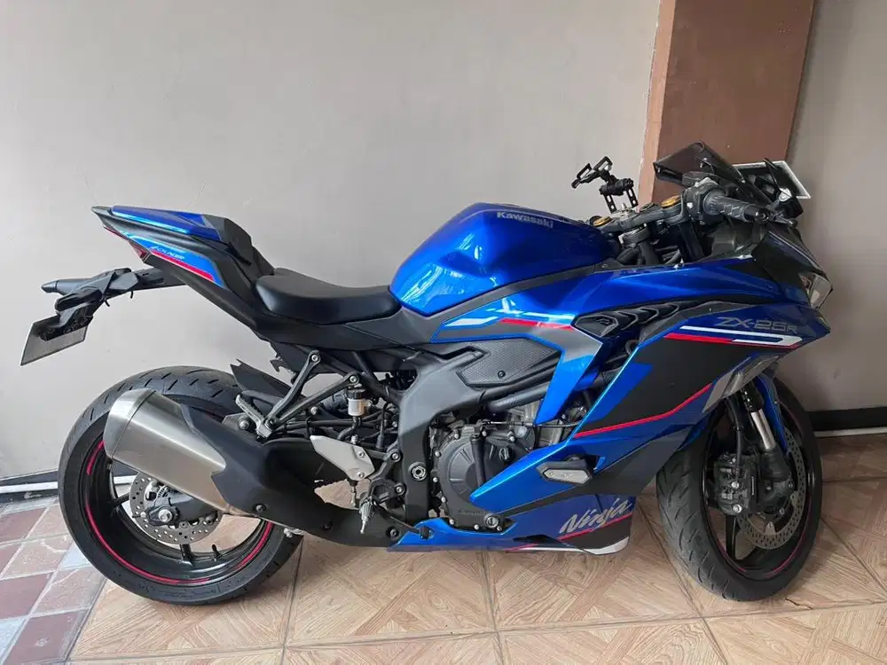 KAWASAKI ZX25R tahun 2023 ODO 365KM