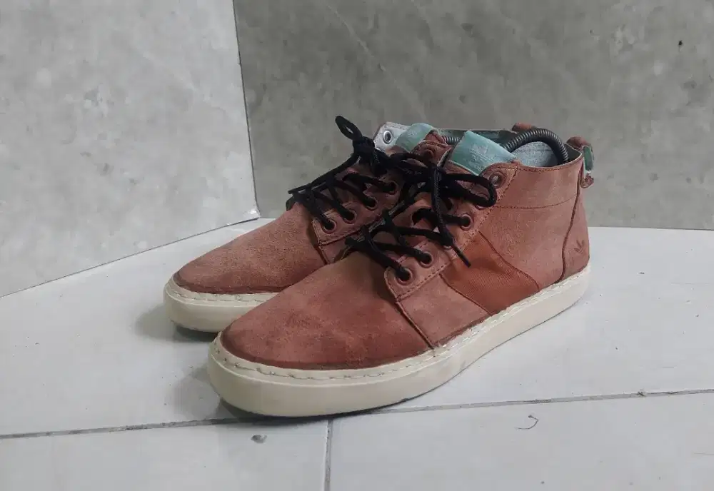 Sepatu adidas kulit sz 43