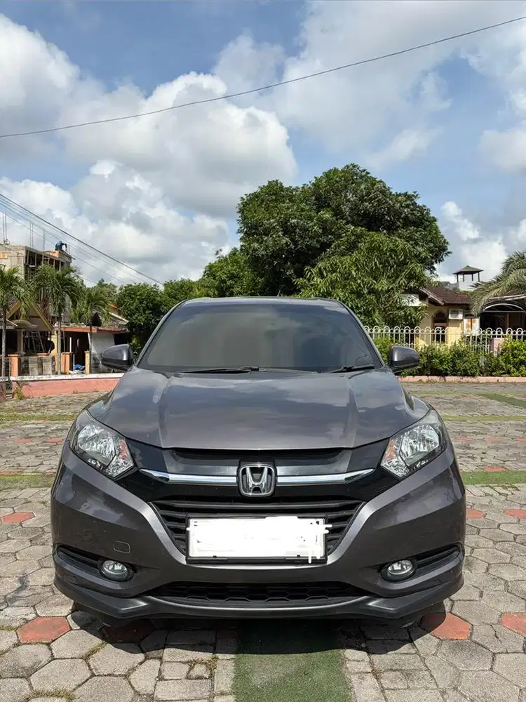 HONDA HR-V 1.5 E ABU-ABU (2017)
