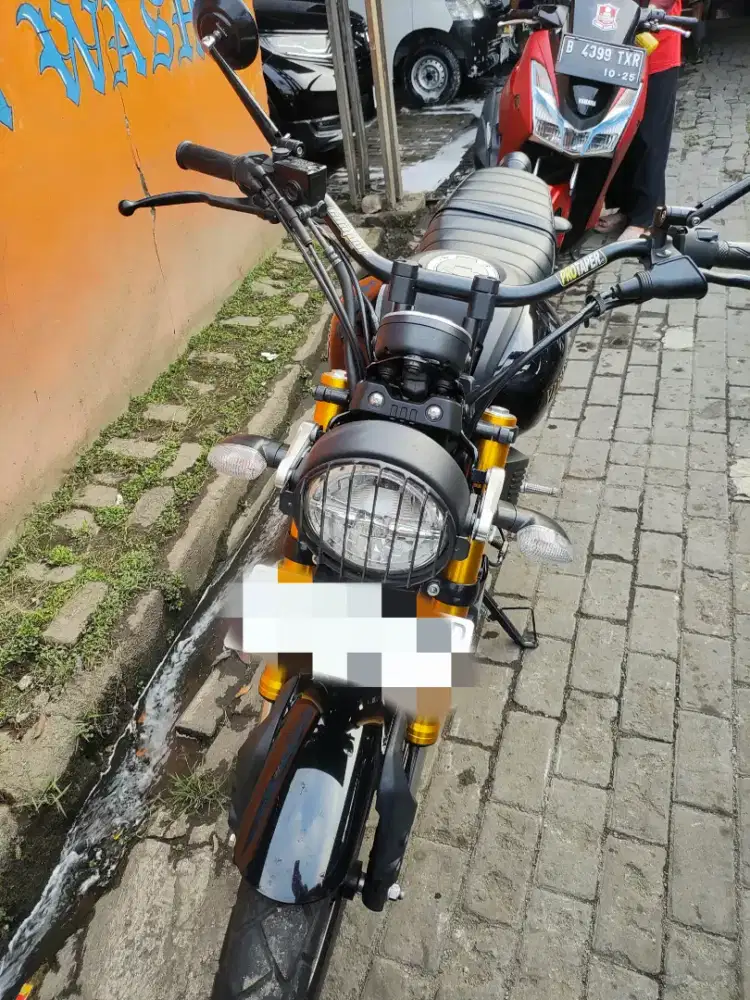 Yamaha XSR 155 Gress Seperti Baru