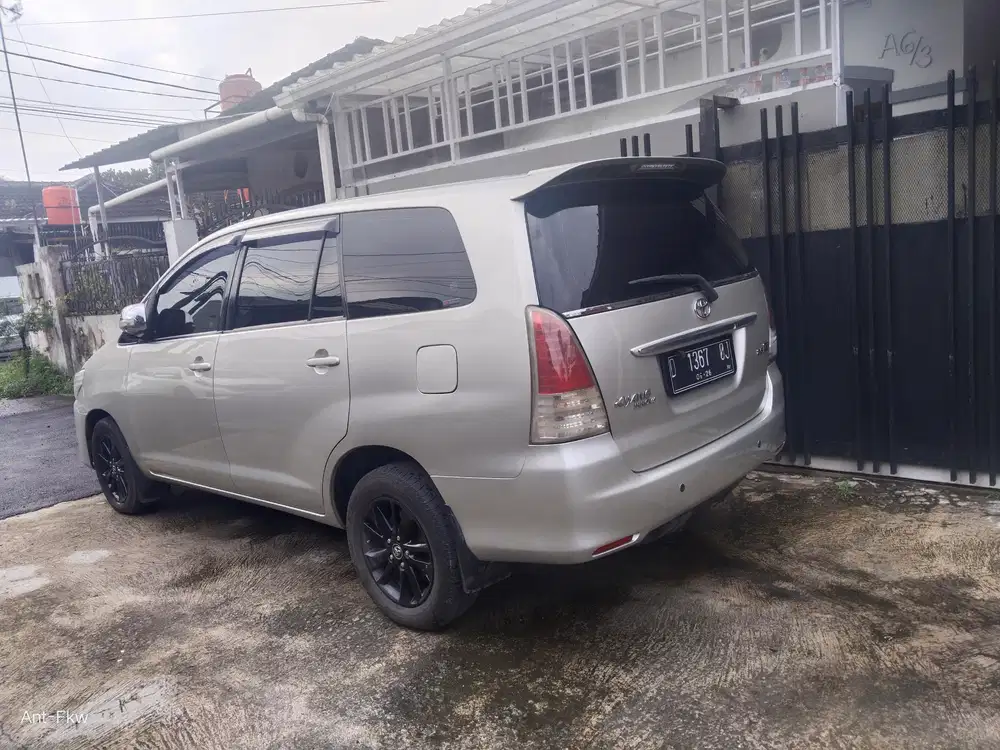 Toyota Kijang Innova 2011 Diesel