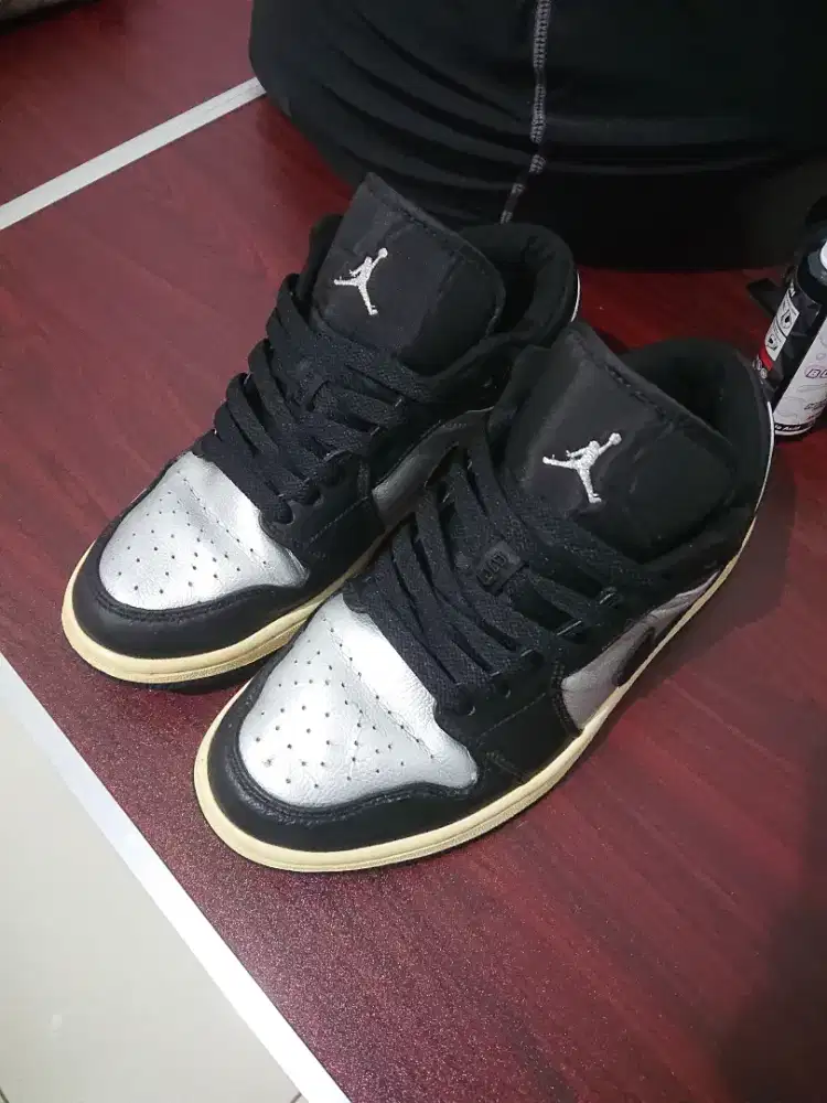 Nike air Jordan low silver toe Preloved