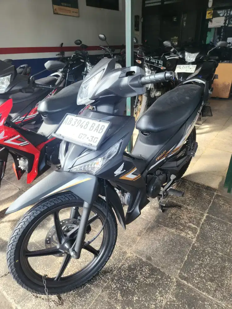Supra 125 cw f1 2025 hitam Gbm bisa tunai atau kredit