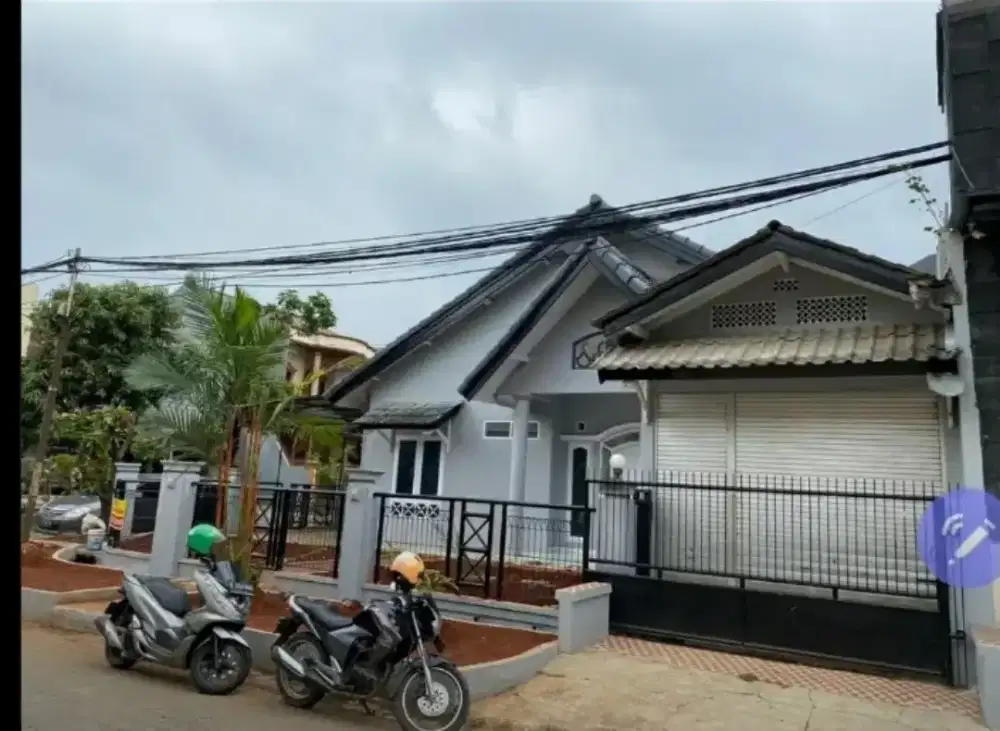 Rumah besar di kontrakan di taman royal cluster cendana