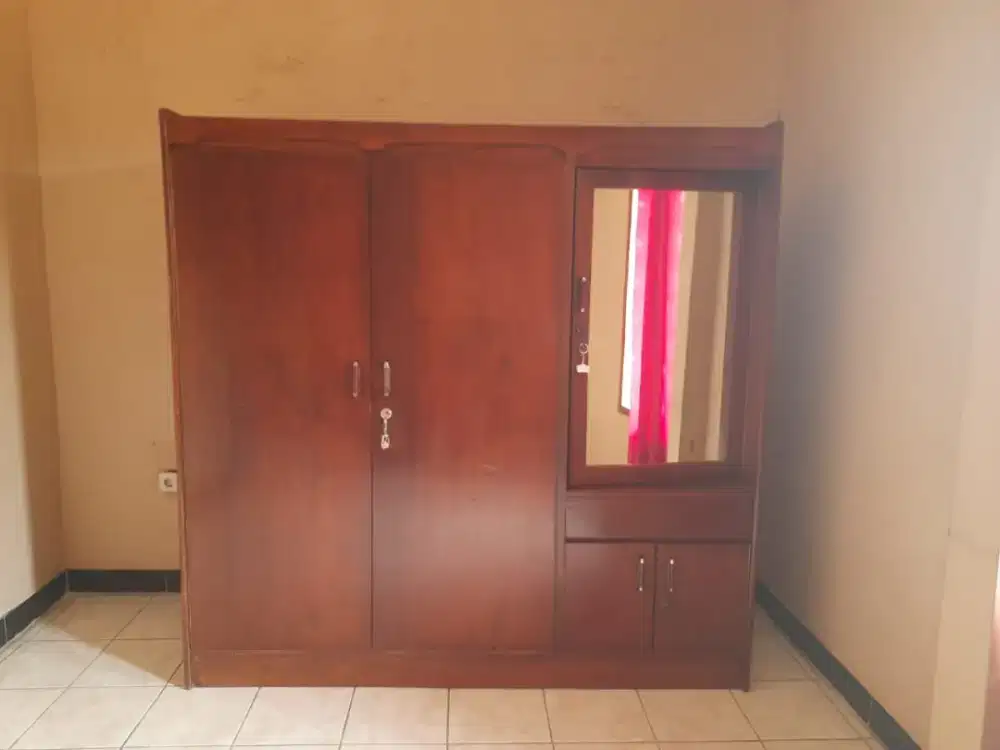 Lemari pakaian jati asli
