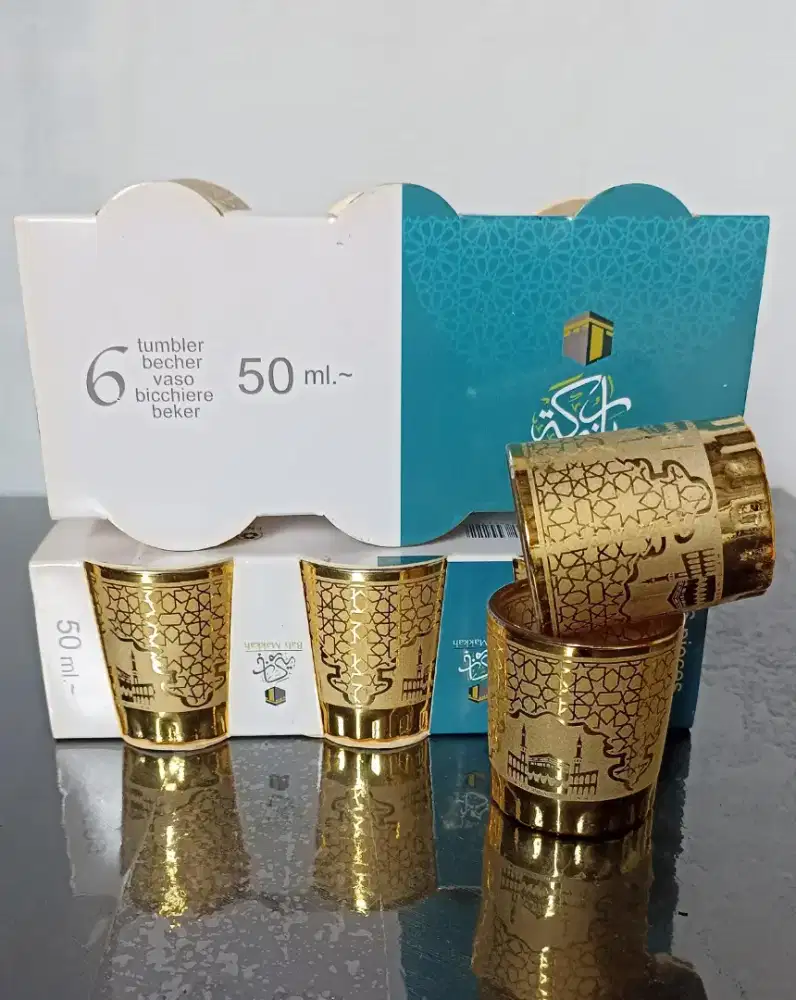 Gelas sajian pulang dari makkah