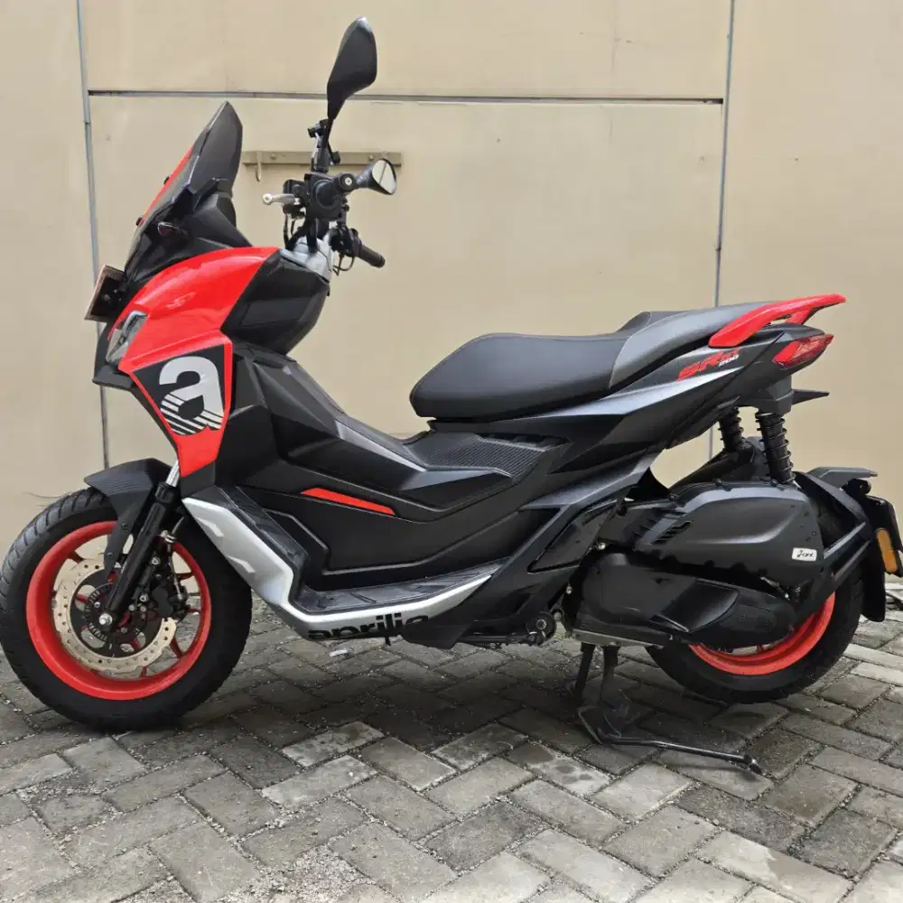 Aprilia SR GT 200