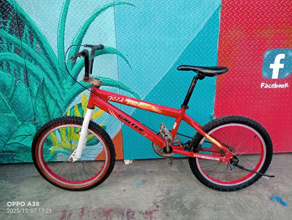 Jual butuh sepeda BMX united Alloy UK 20 kondisi normal siap gowes
