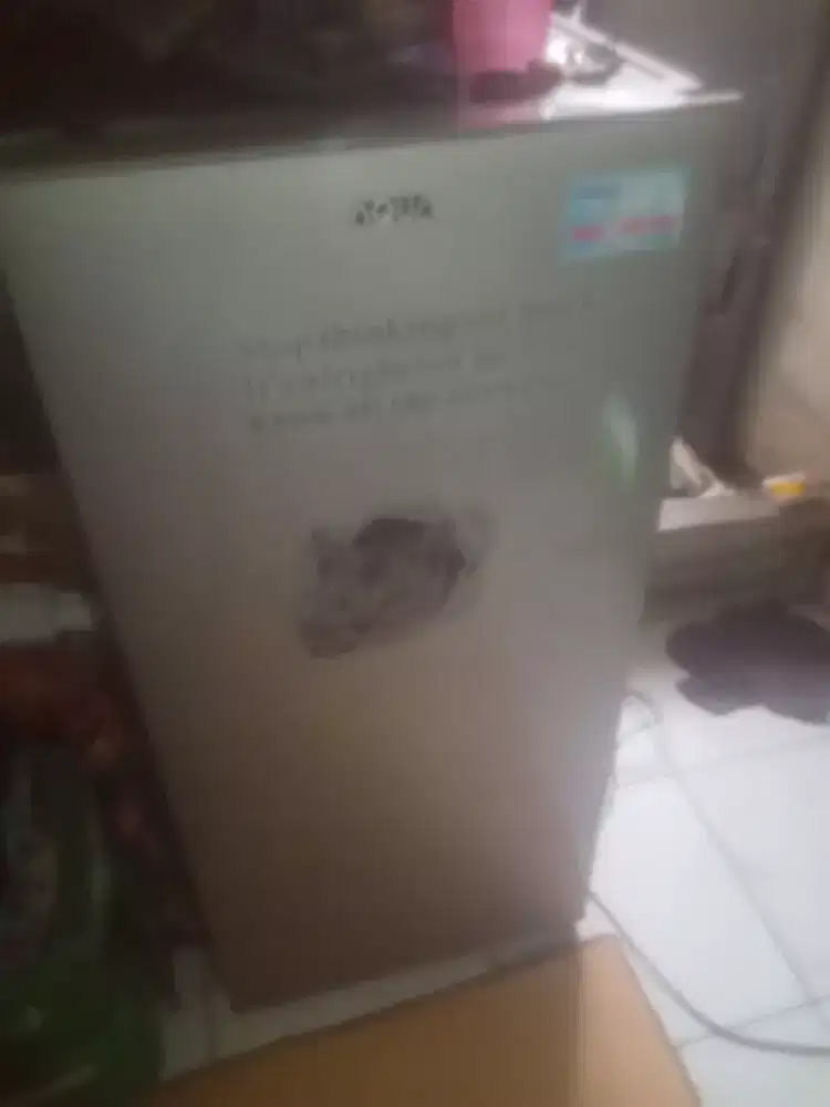 Kulkas 1 pintu AQUA normal siap pakai dingin beku nego tipis
