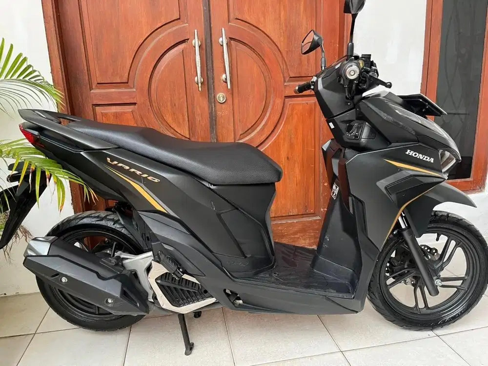 Honda Vario 125 keyless 2023 KM 10k pajak on