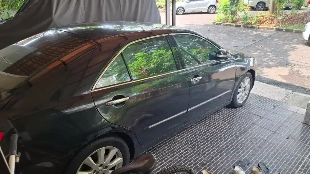 Dijual Camry 3.5 Q tahun 2010 hitam