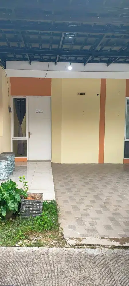 Disewakan rumah 2 KT 1 KM, car port tahunan atau 6 bulanan