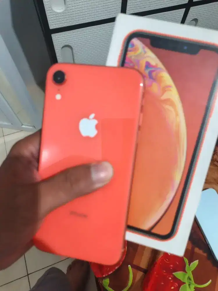 Iphone xr. 128 . All operator kemenperin