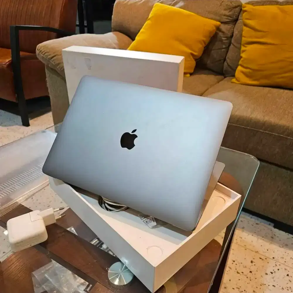Macbook Air M1 Retina Gold Ram 8GB ssd 256Gb cc 89 rendah bgtt