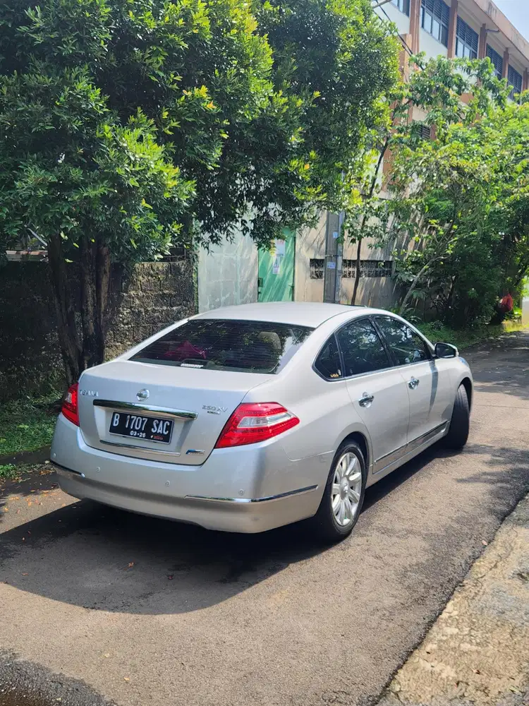 Nissan Teana 2010 Bensin