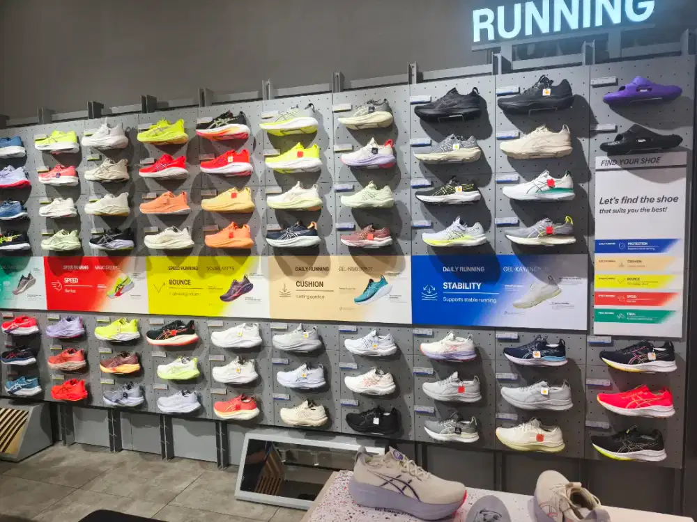 KREDIT SEPATU RUNNING EASICS SEGAMPANGITU HANYA DI HOME KREDIT BUNGA0%