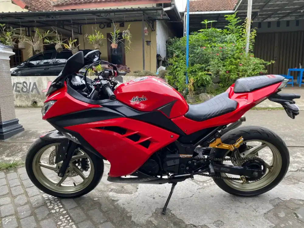 Ninja injeksi 250 CC 2 silinder THN 2014 plat AB Sleman