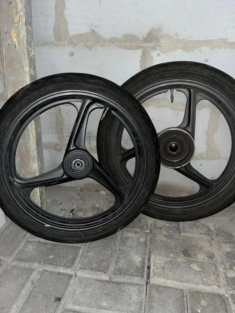 “Dijual Velg Bebek Yamaha Enkei Palang 3 Original F1ZR + Ban Zeneos”