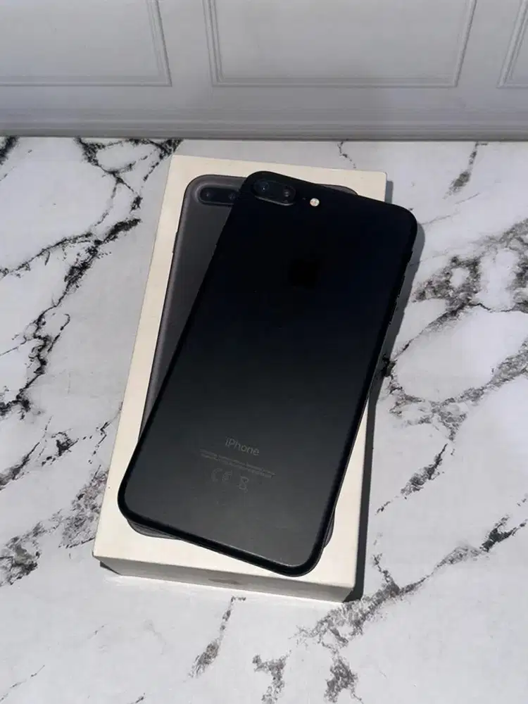 Iphone 7+ Plus 128GB Fullset Mulus Sinyal Permanen