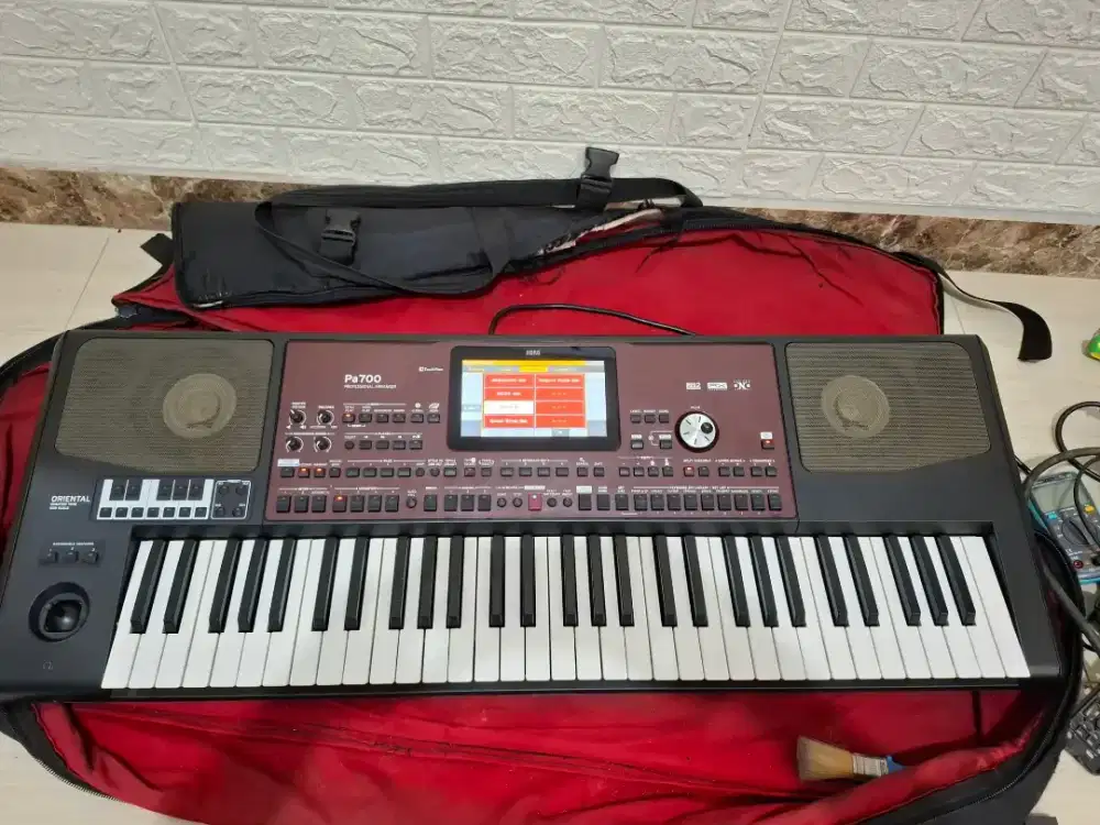 Keyboard korg Pa700