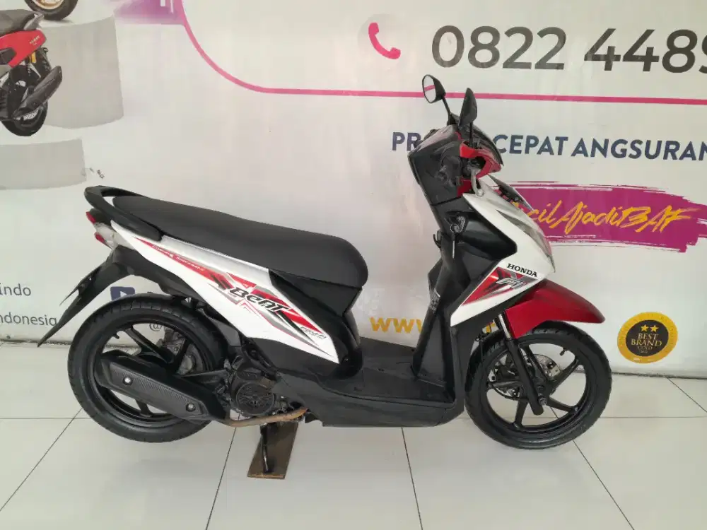 HONDA BEAT ESP 2015 MERAH PUTIH