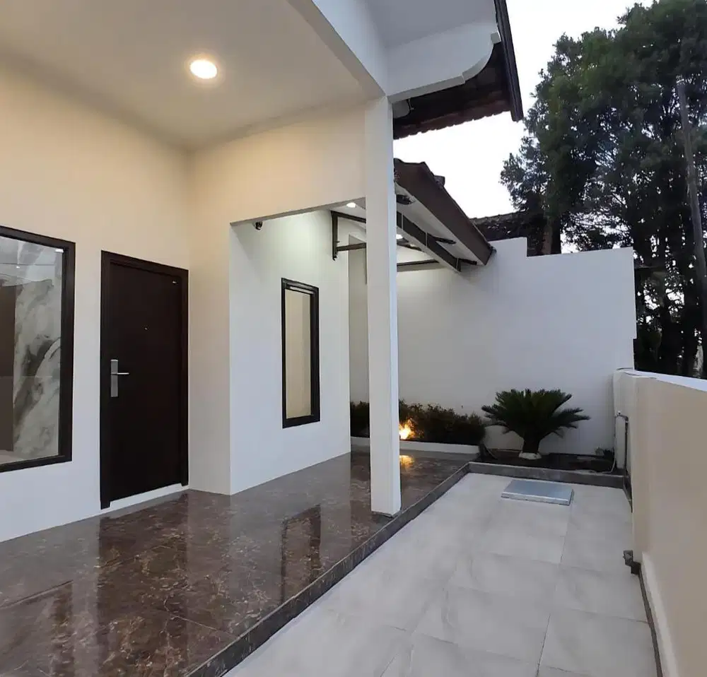 RUMAH MEWAH TENGAH KOTA JALAN BANOWATI RAYA SEMARANG