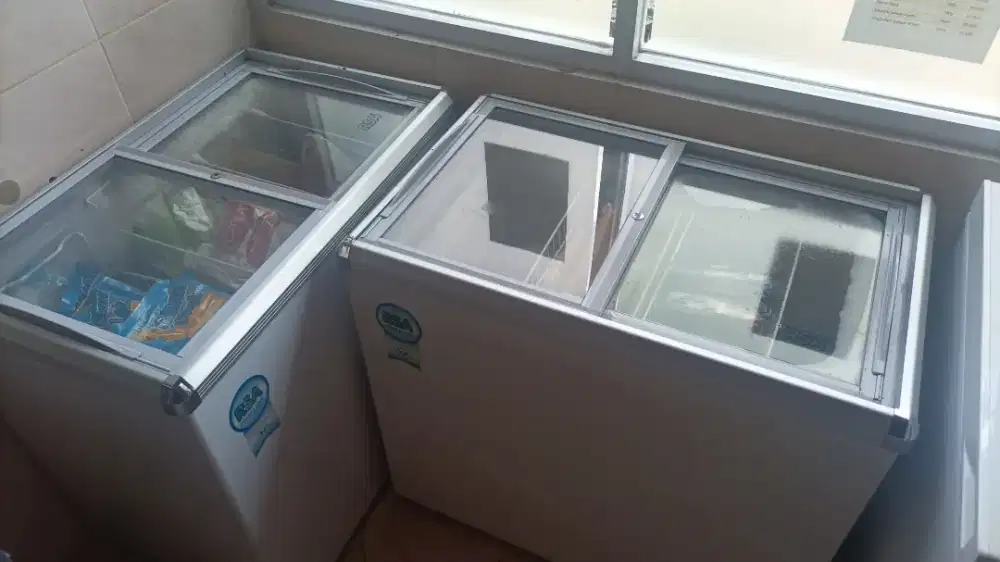 Freezer Box sleding kaca merk RSA 200l