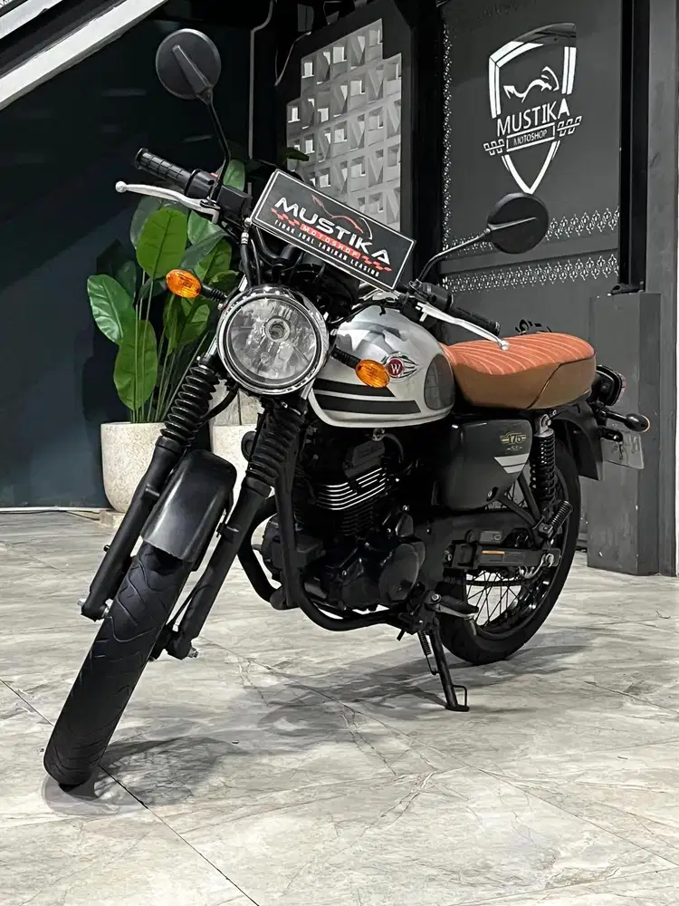 Stok Terbatas!!Kawasaki W175 Se th 2018 - Ayu Mustika