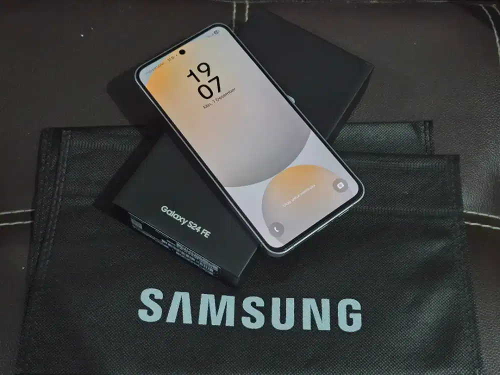 Samsung S24 FE 5G 8/256 Like New Garansi s.d Juni 2026